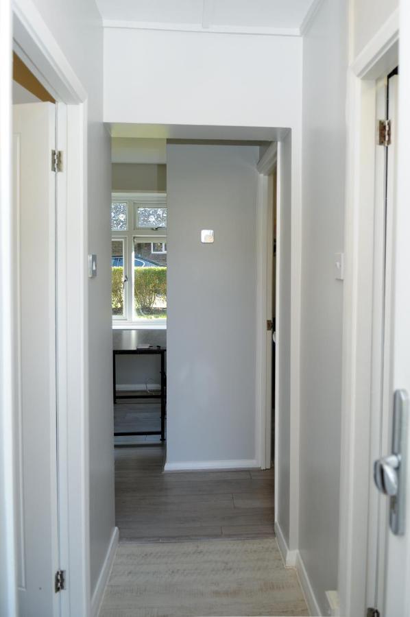 Apartamento Greater London, 1 Bed Flat, Parking, Nr Metro Stations, 15mins To Londres