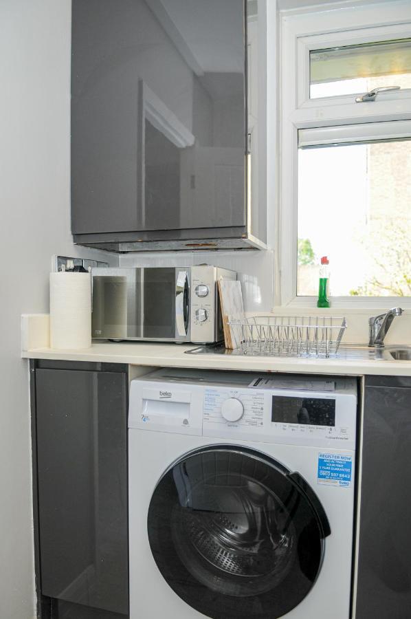 Greater London, 1 Bed Flat, Parking, Nr Metro Stations, 15mins To Londres